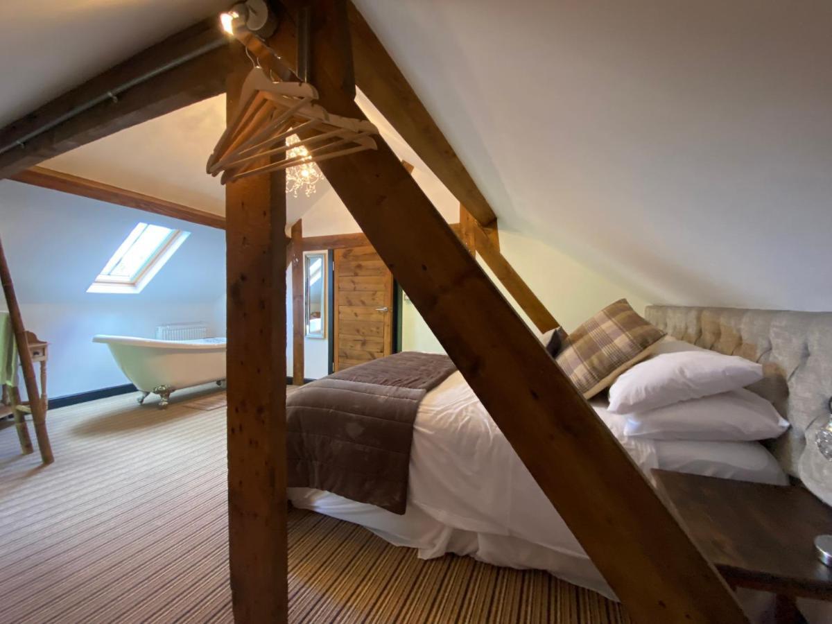 Betsey Trotwood. Historic Stylish 2-Bed Cottage. Blundeston Eksteriør billede
