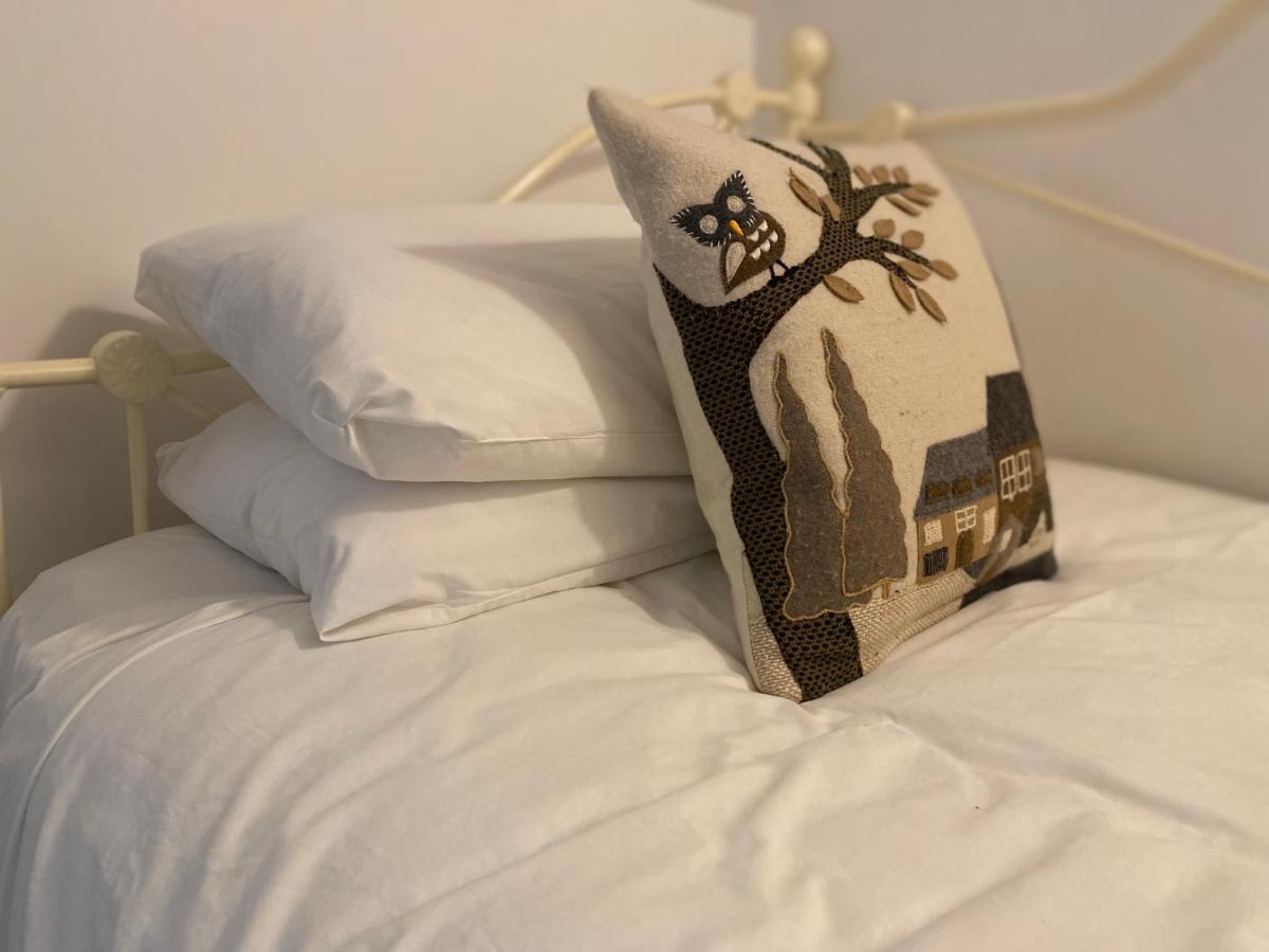 Betsey Trotwood. Historic Stylish 2-Bed Cottage. Blundeston Eksteriør billede