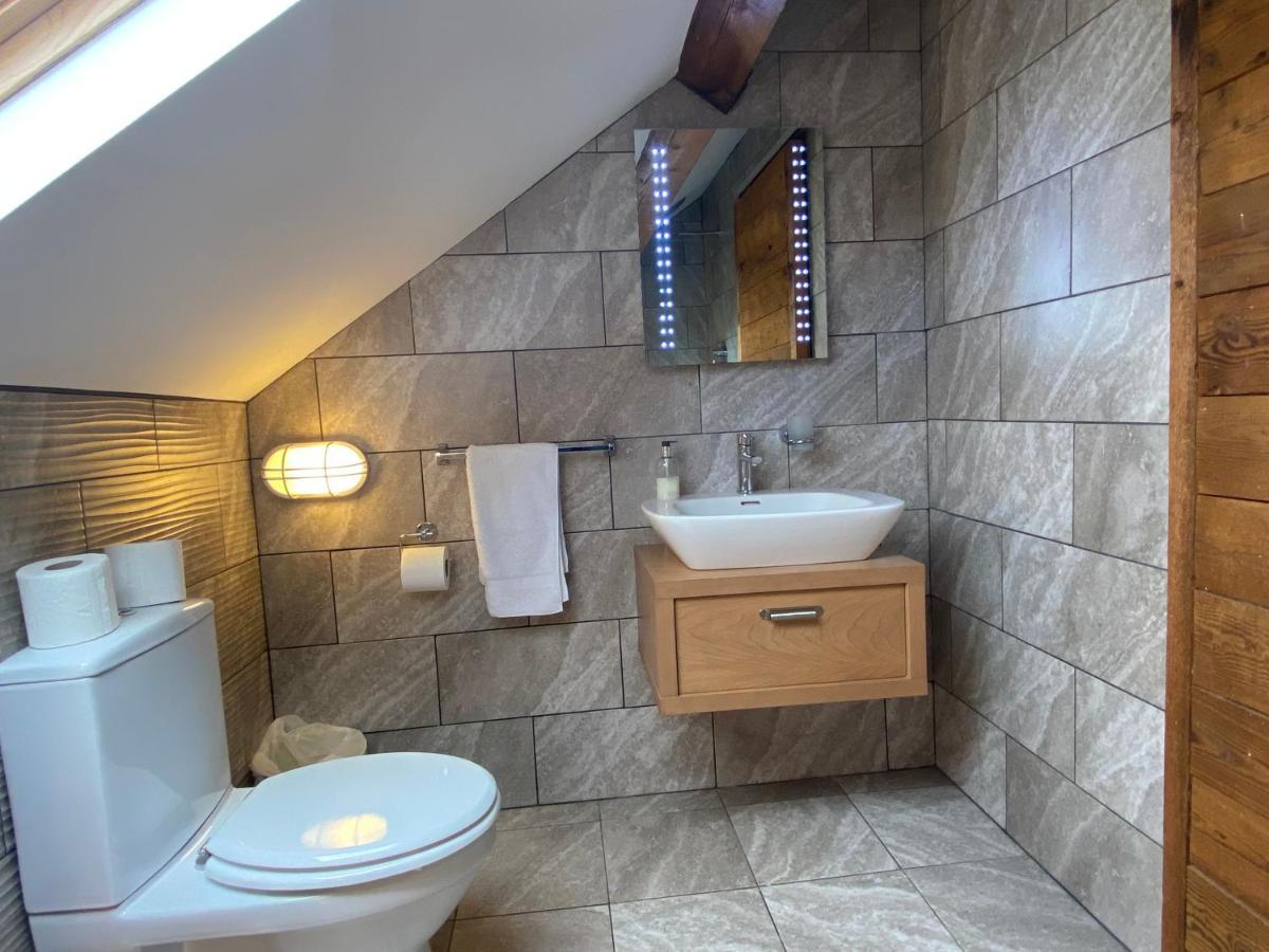 Betsey Trotwood. Historic Stylish 2-Bed Cottage. Blundeston Eksteriør billede